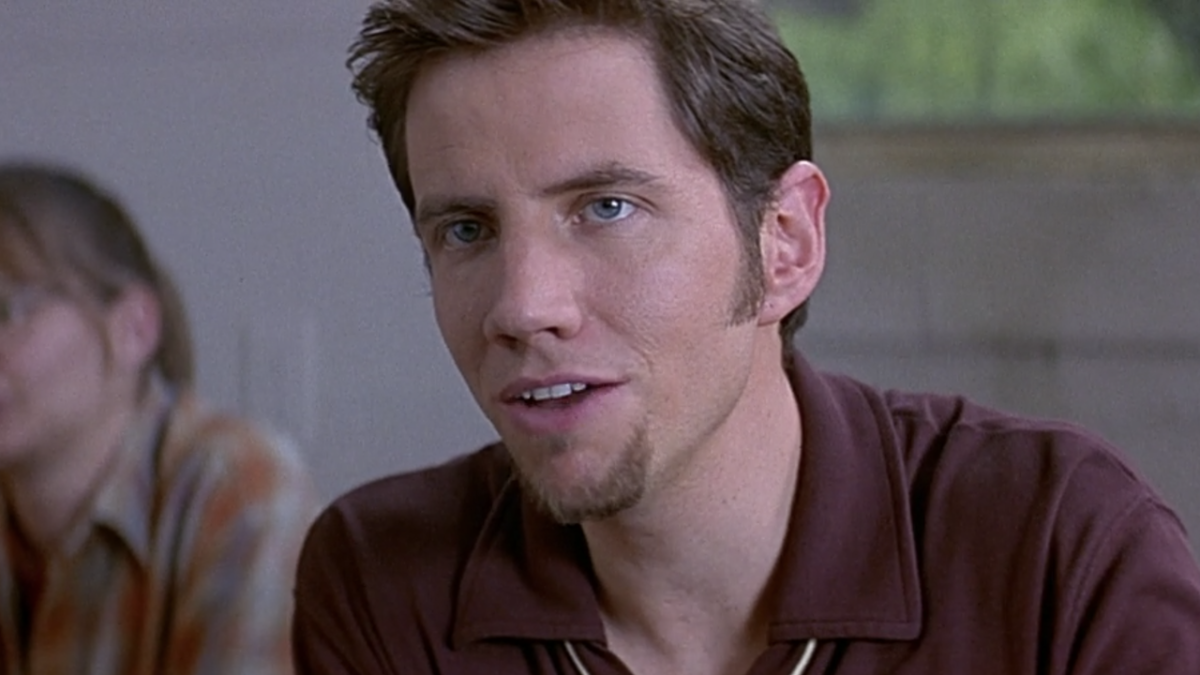 Randy sitting in class in Scream 2