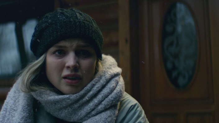 Snow Falls Is a Bonkers, Low-Budget Psychological Thriller That’s Worth a Watch