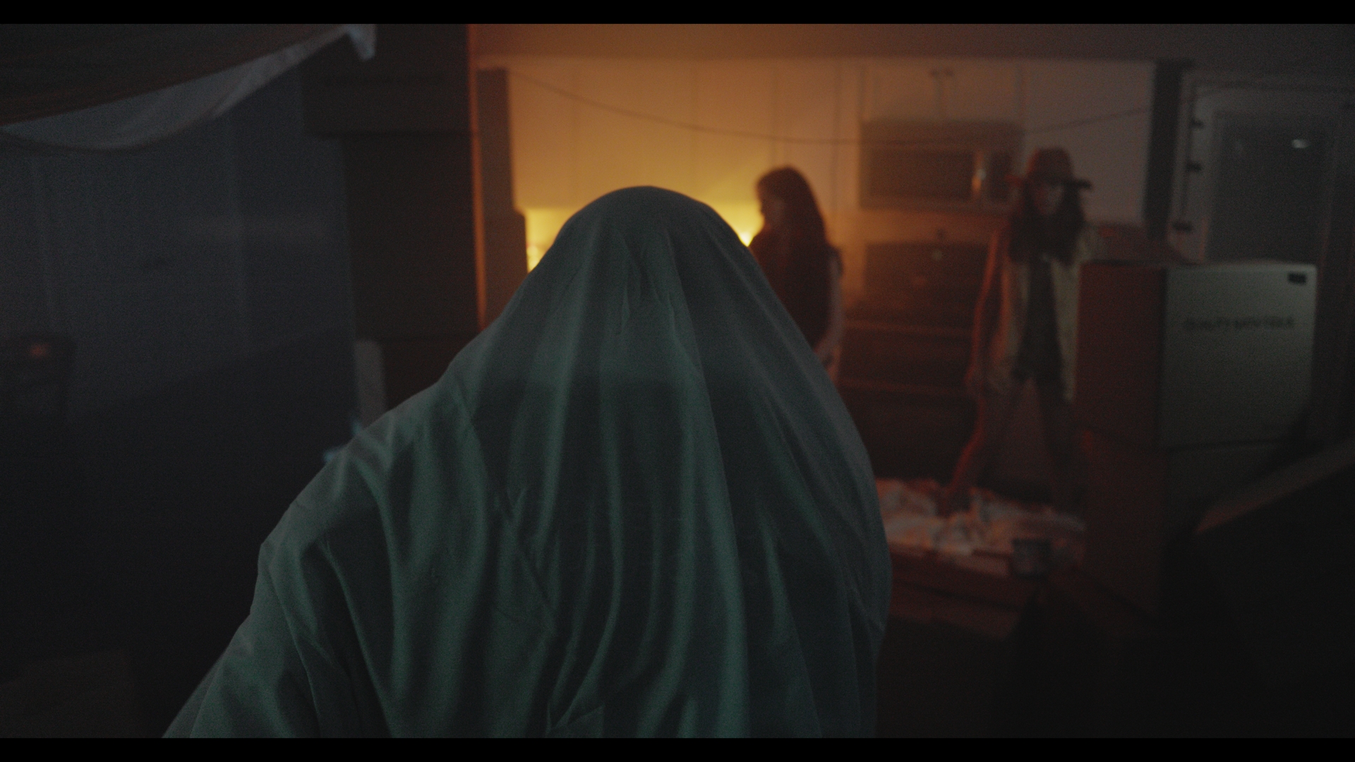 The People in the Walls is a Loud, Messy Movie That’s Almost Thrilling