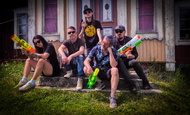 Besvärjelsen Share New Video For Accelerating Hearts